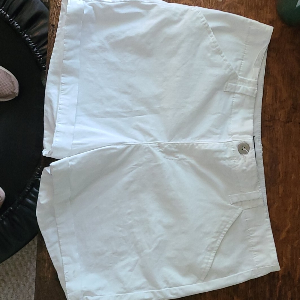 Lee Regular Fit Mid Rise White Chino Shorts